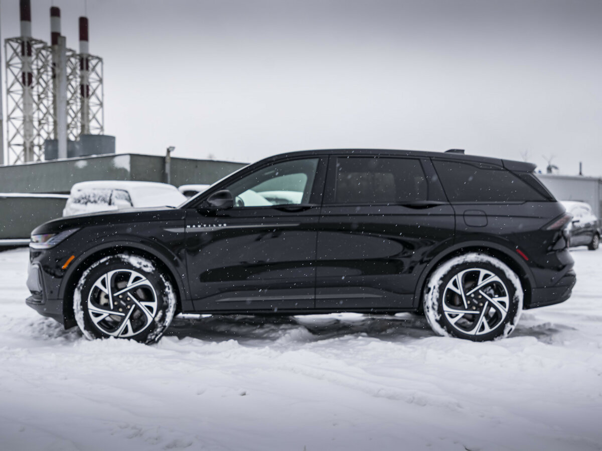 Lincoln Nautilus с пробегом — 2024 год. Фото: #11
