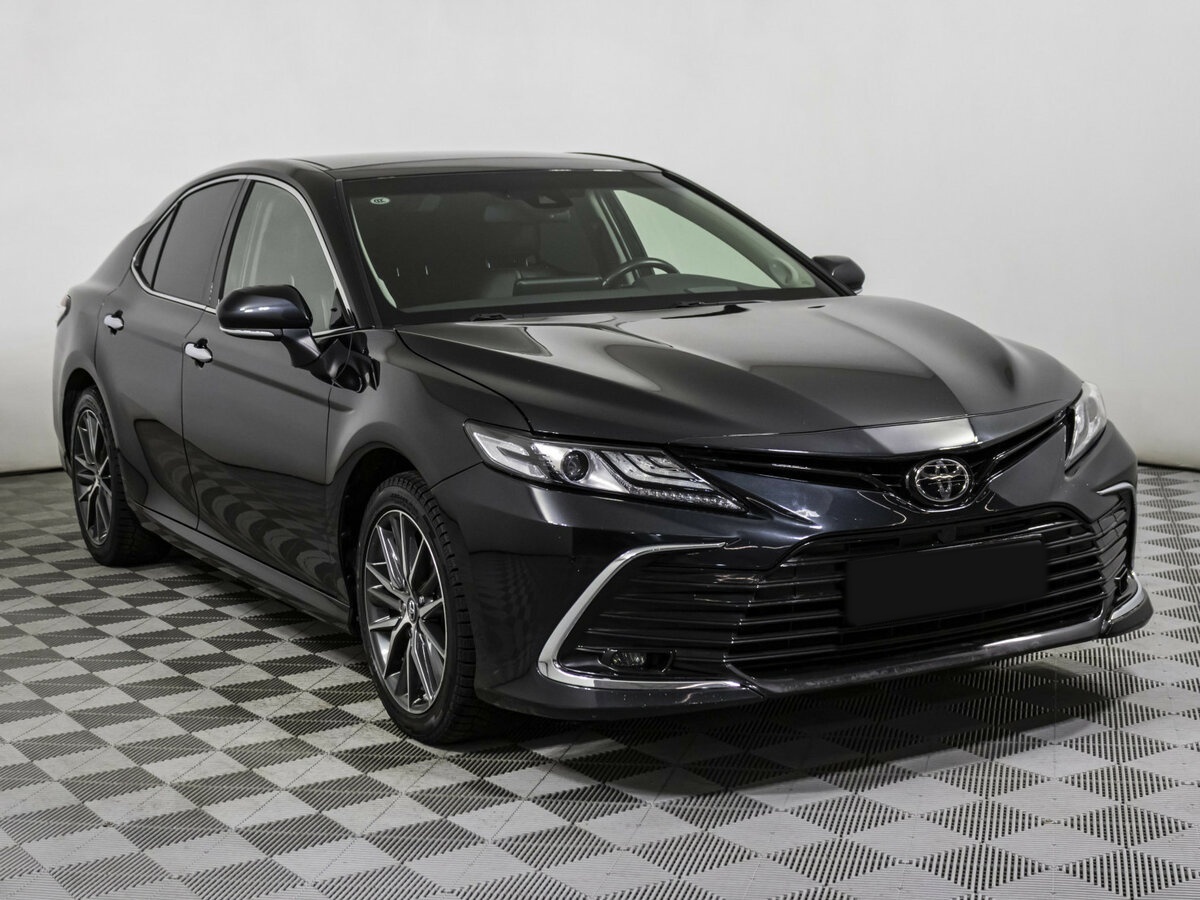 Toyota Camry с пробегом — 2023 год. Фото: #2