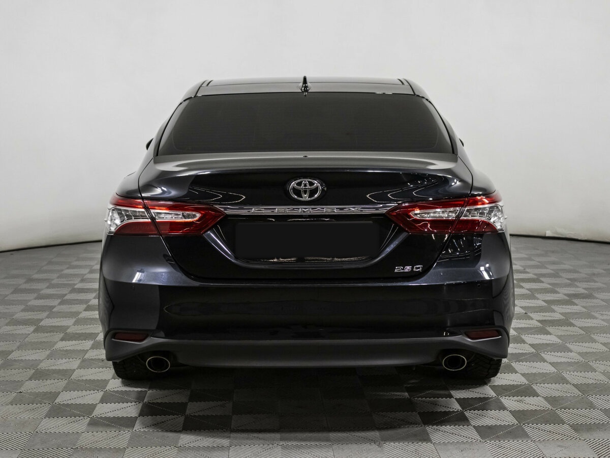 Toyota Camry с пробегом — 2023 год. Фото: #4