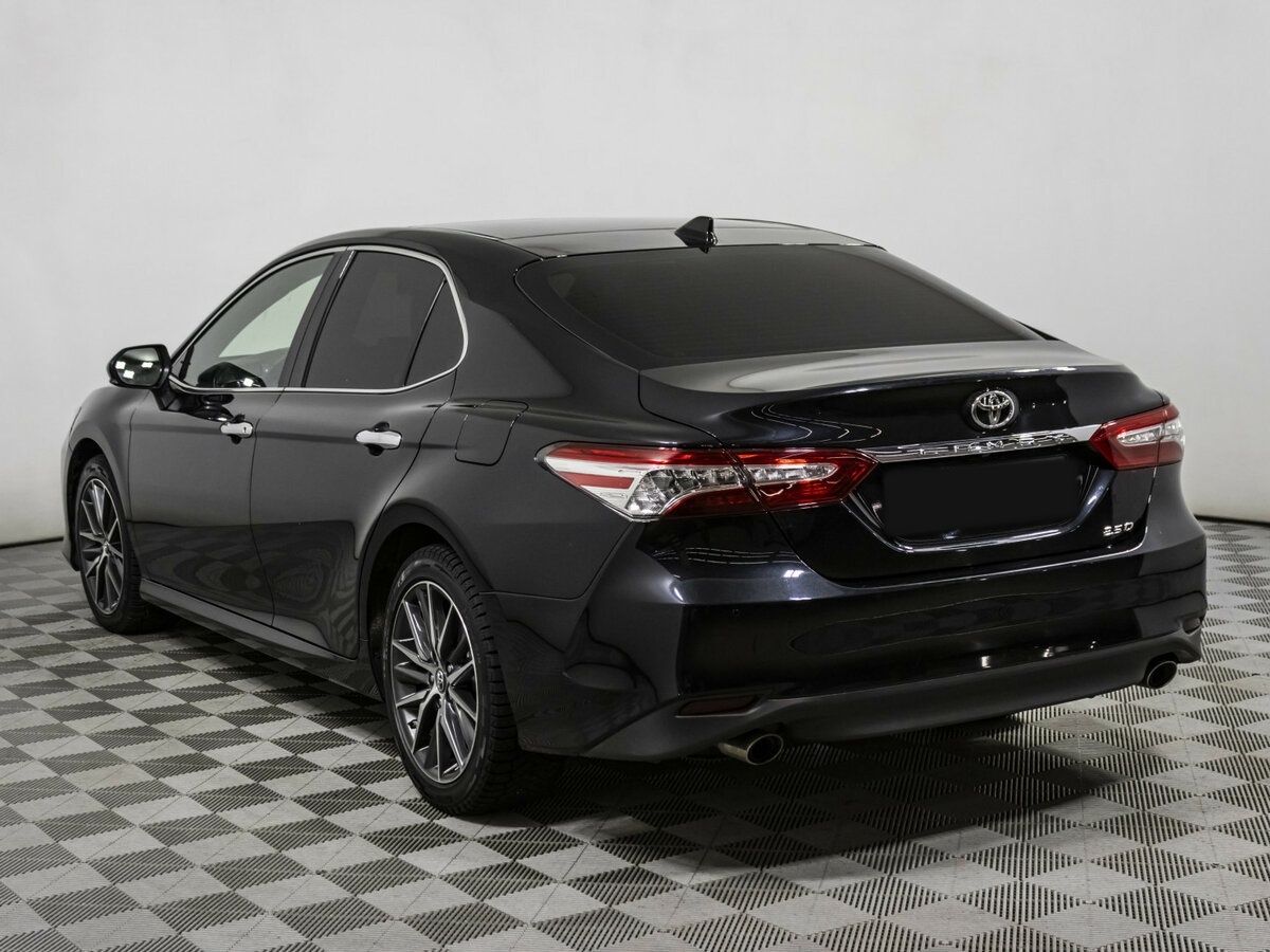 Toyota Camry с пробегом — 2023 год. Фото: #5