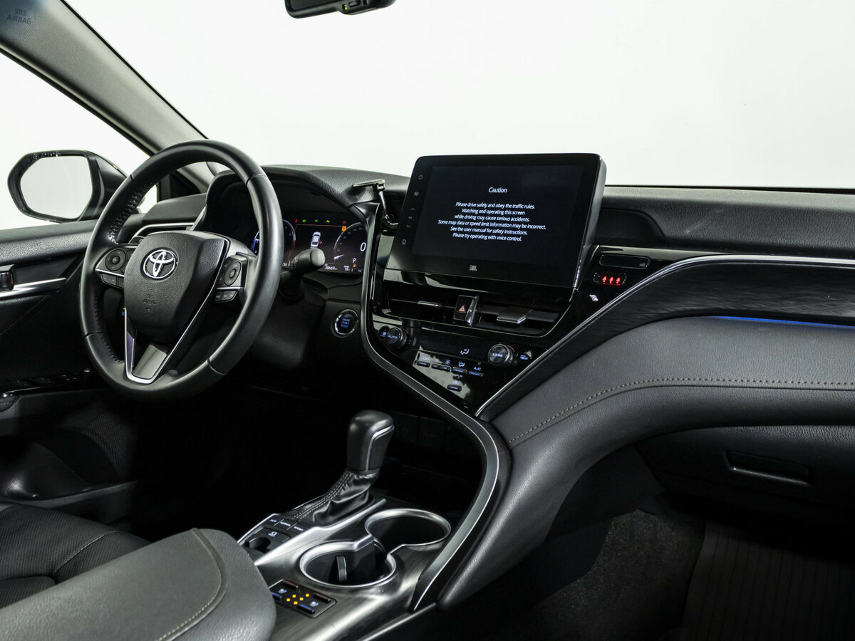 Toyota Camry с пробегом — 2023 год. Фото: #6