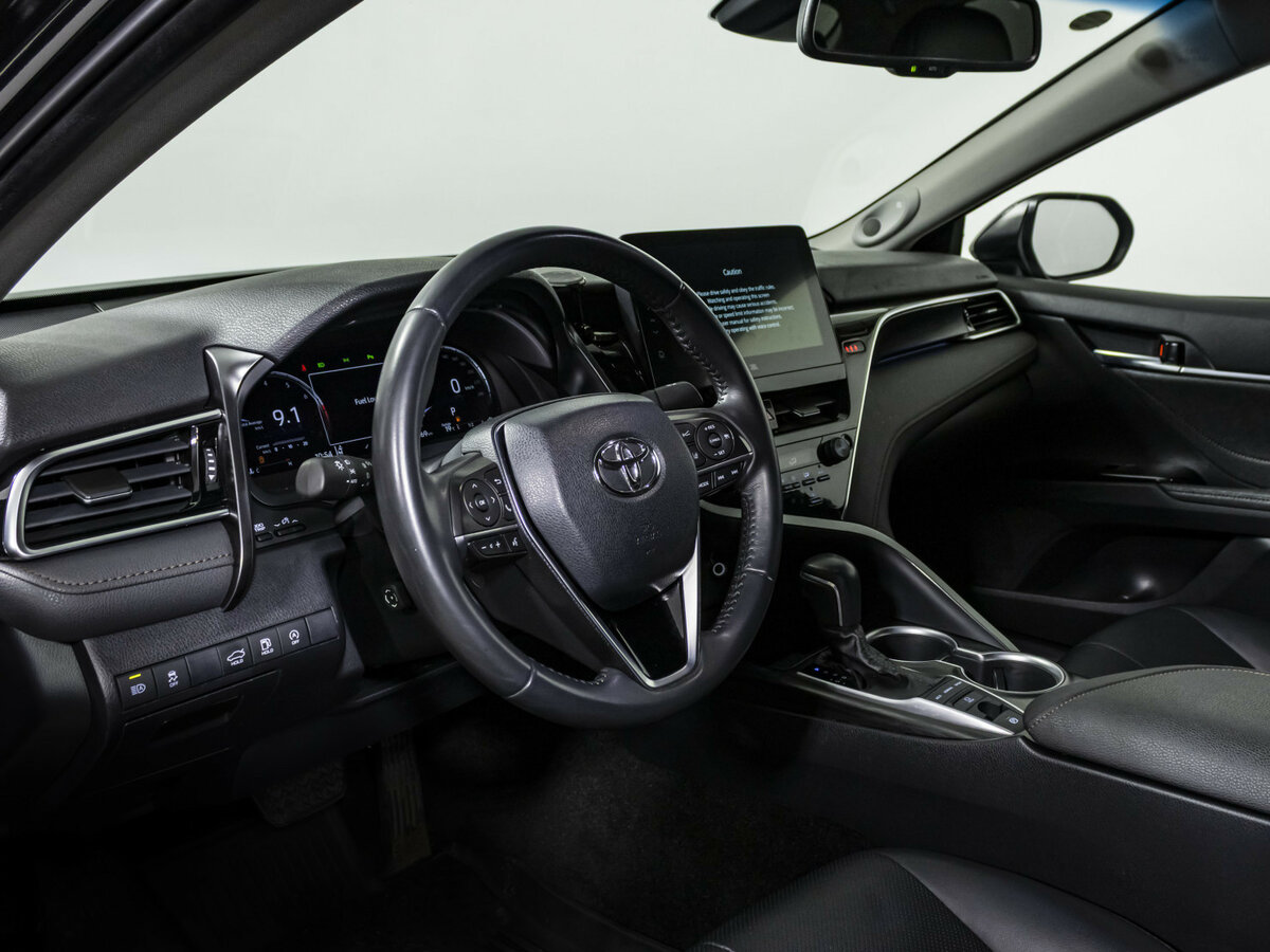 Toyota Camry с пробегом — 2023 год. Фото: #7