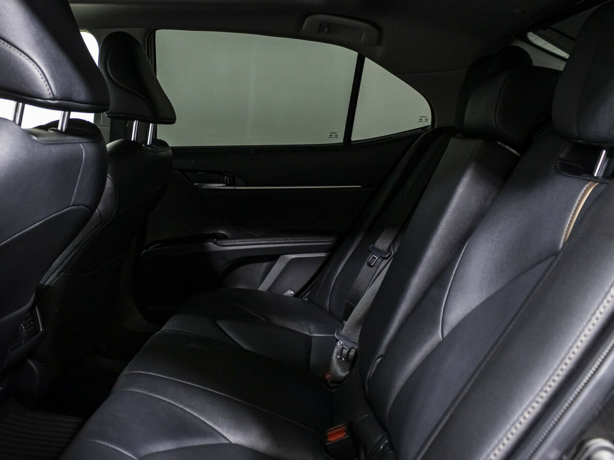 Toyota Camry с пробегом — 2023 год. Фото: #10