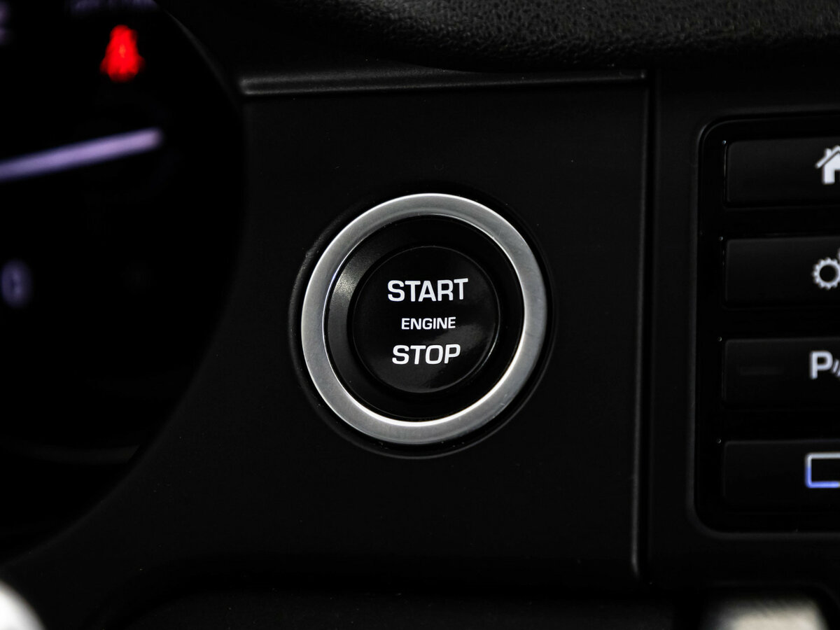 Land Rover Discovery Sport с пробегом — 2017 год. Фото: #14