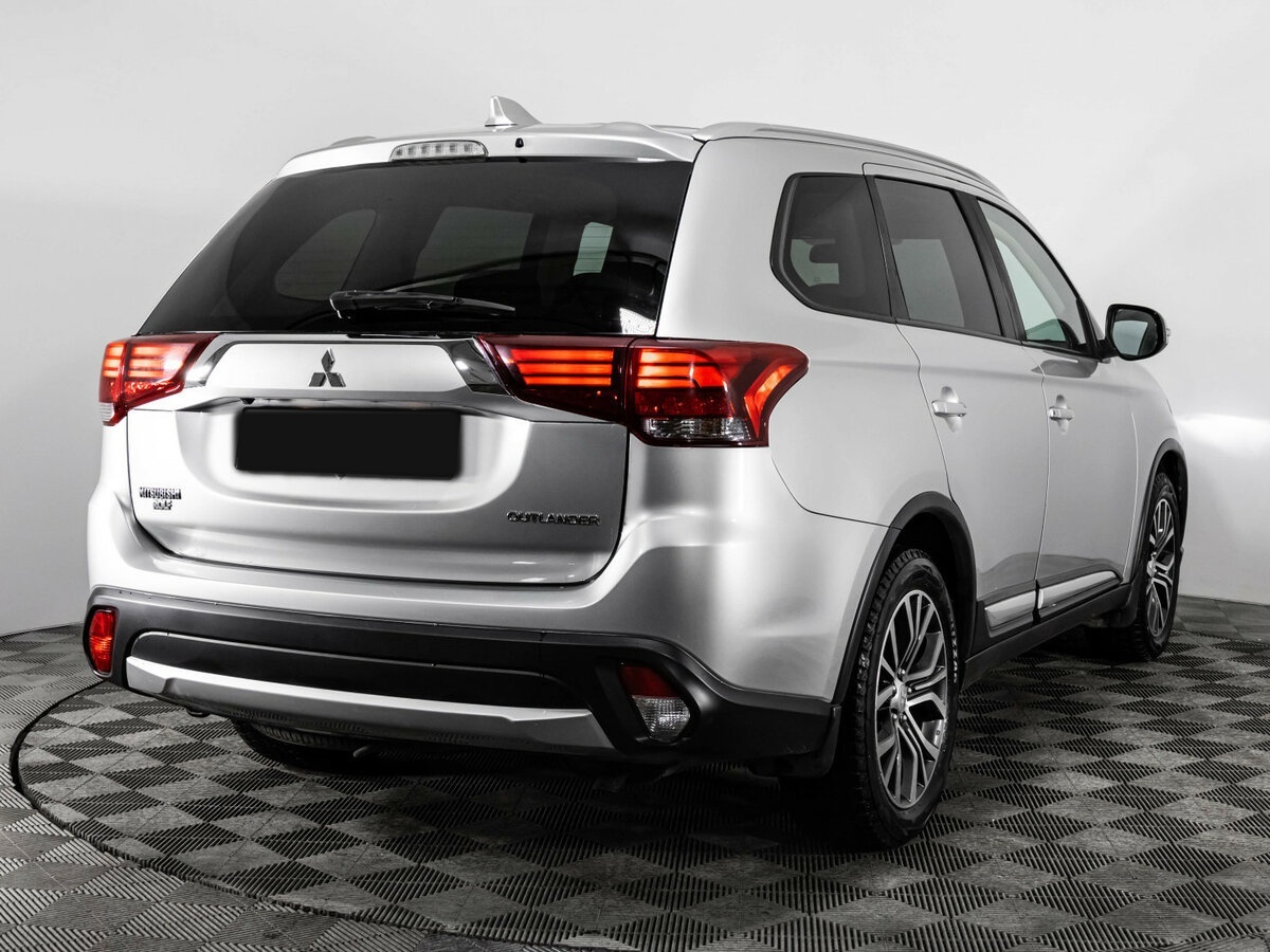 Mitsubishi Outlander с пробегом — 2018 год. Фото: #3
