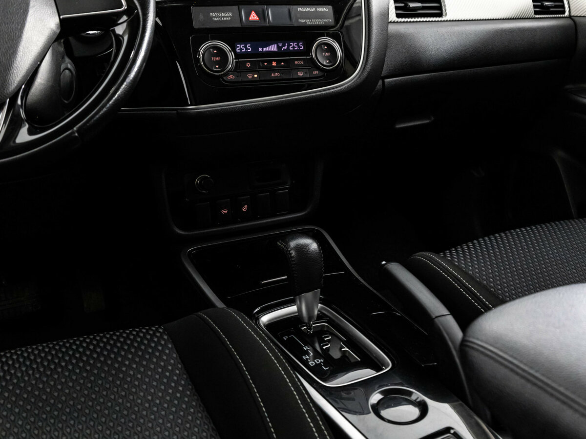 Mitsubishi Outlander с пробегом — 2018 год. Фото: #9