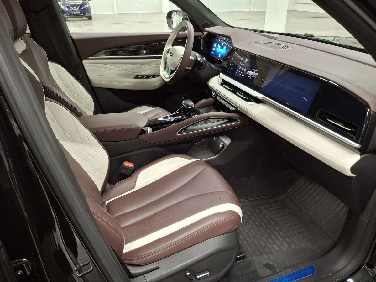 Geely Monjaro с пробегом — 2024 год. Фото: #10