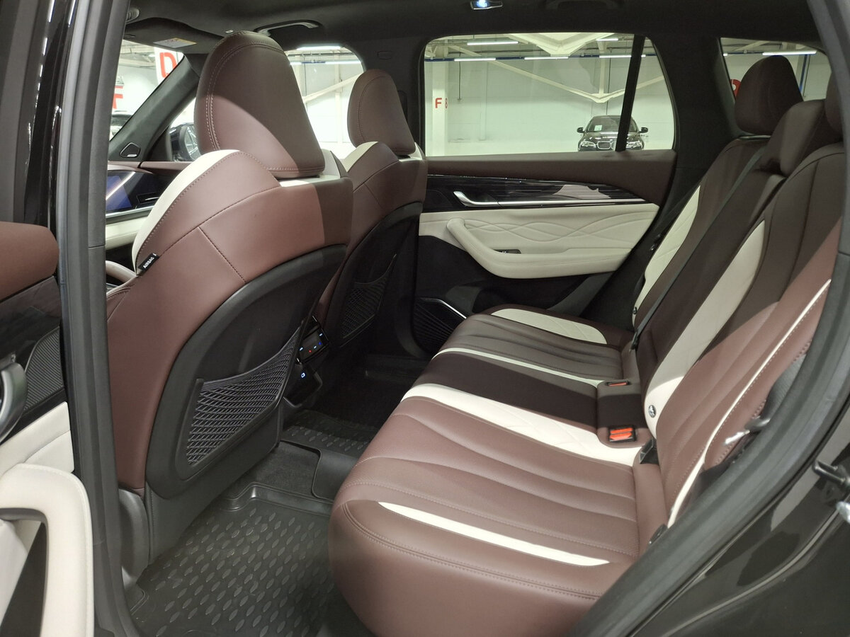 Geely Monjaro с пробегом — 2024 год. Фото: #11