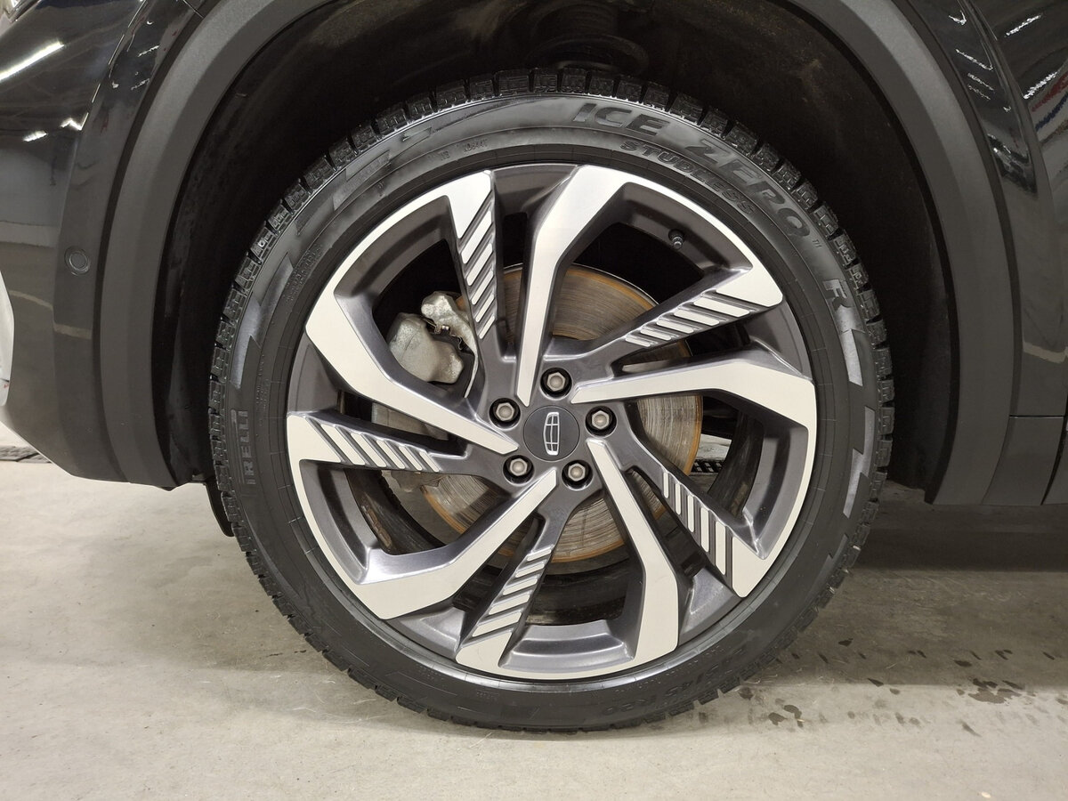 Geely Monjaro с пробегом — 2024 год. Фото: #17