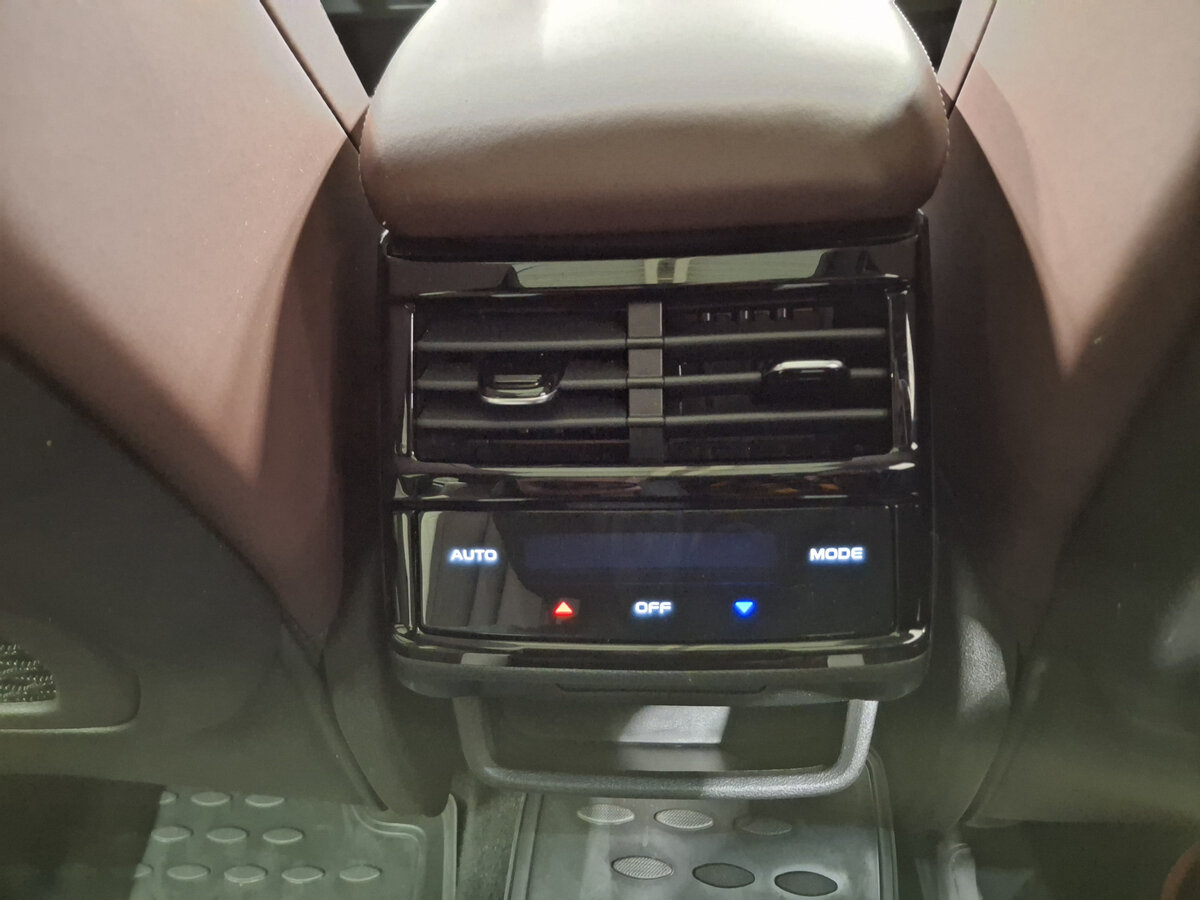 Geely Monjaro с пробегом — 2024 год. Фото: #19