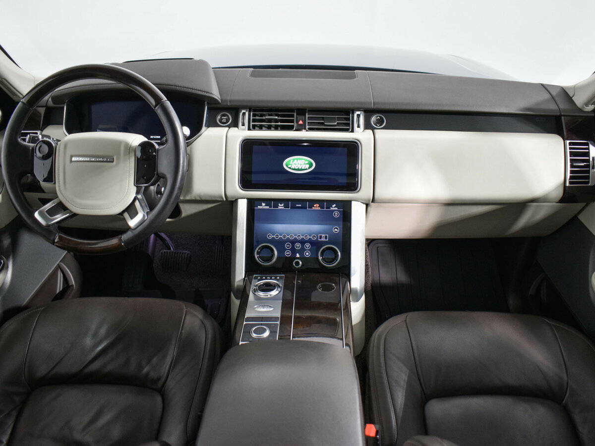 Land Rover Range Rover с пробегом — 2018 год. Фото: #12