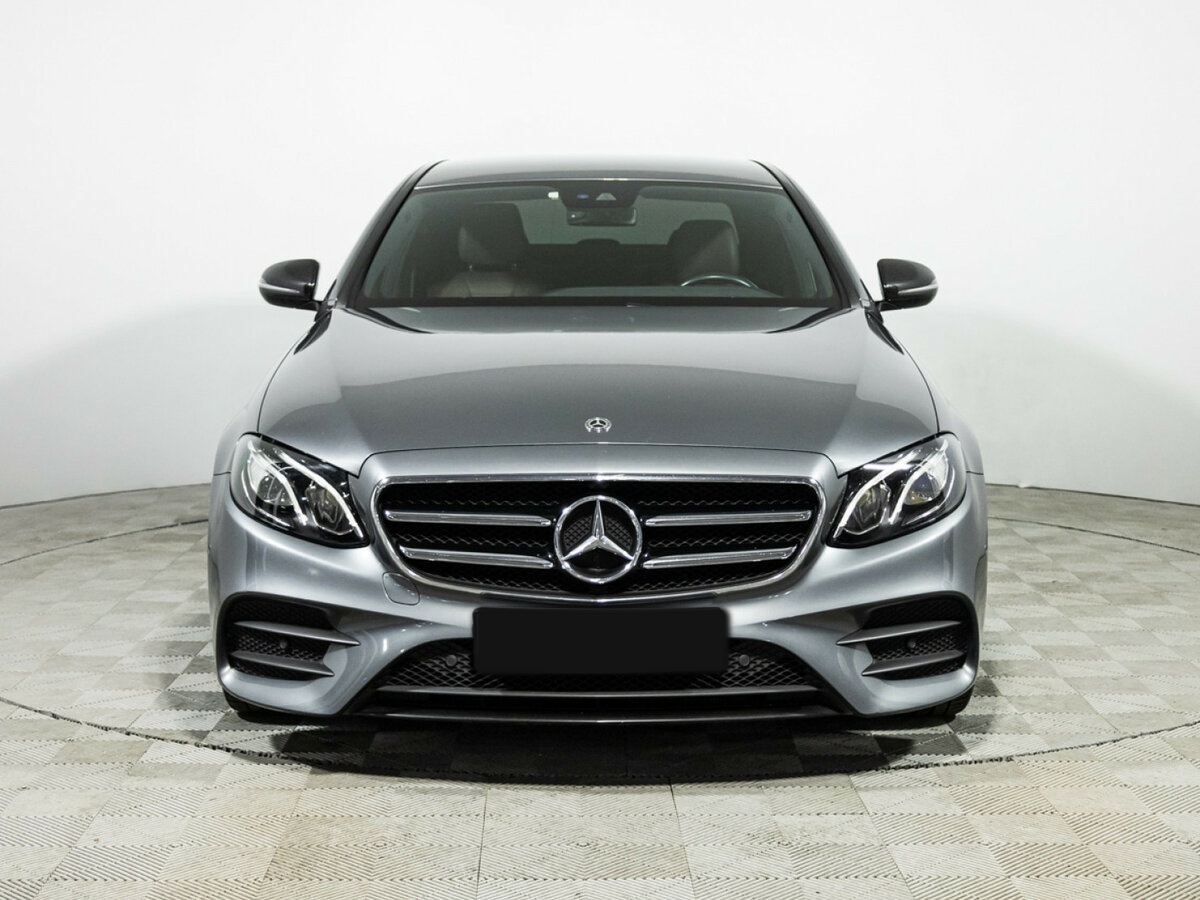 Mercedes-Benz E-Класс с пробегом — 2019 год. Фото: #1