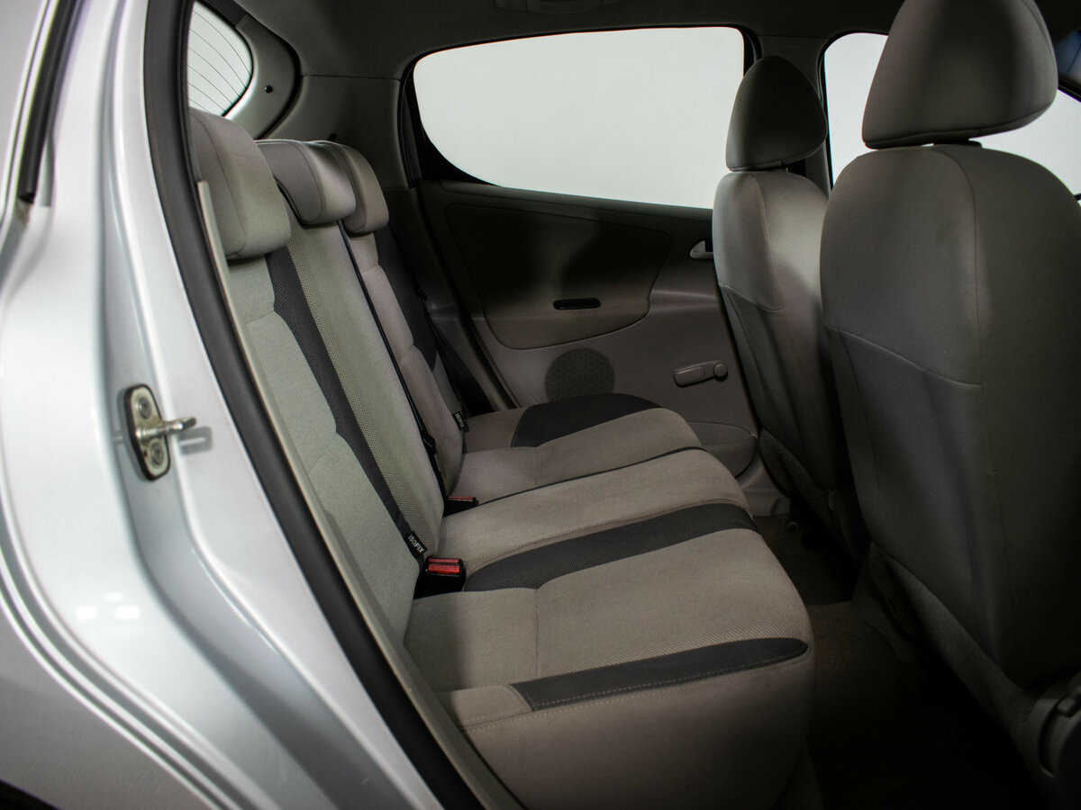 Peugeot 207 с пробегом — 2008 год. Фото: #8