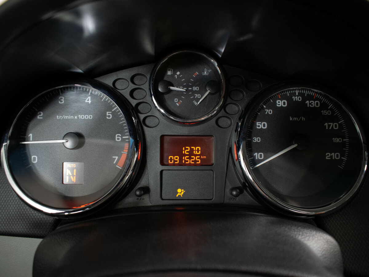 Peugeot 207 с пробегом — 2008 год. Фото: #11