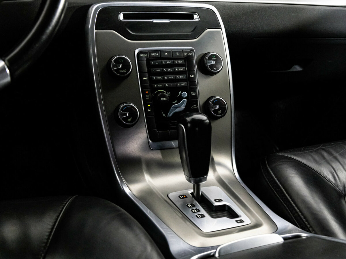 Volvo XC70 с пробегом — 2011 год. Фото: #9