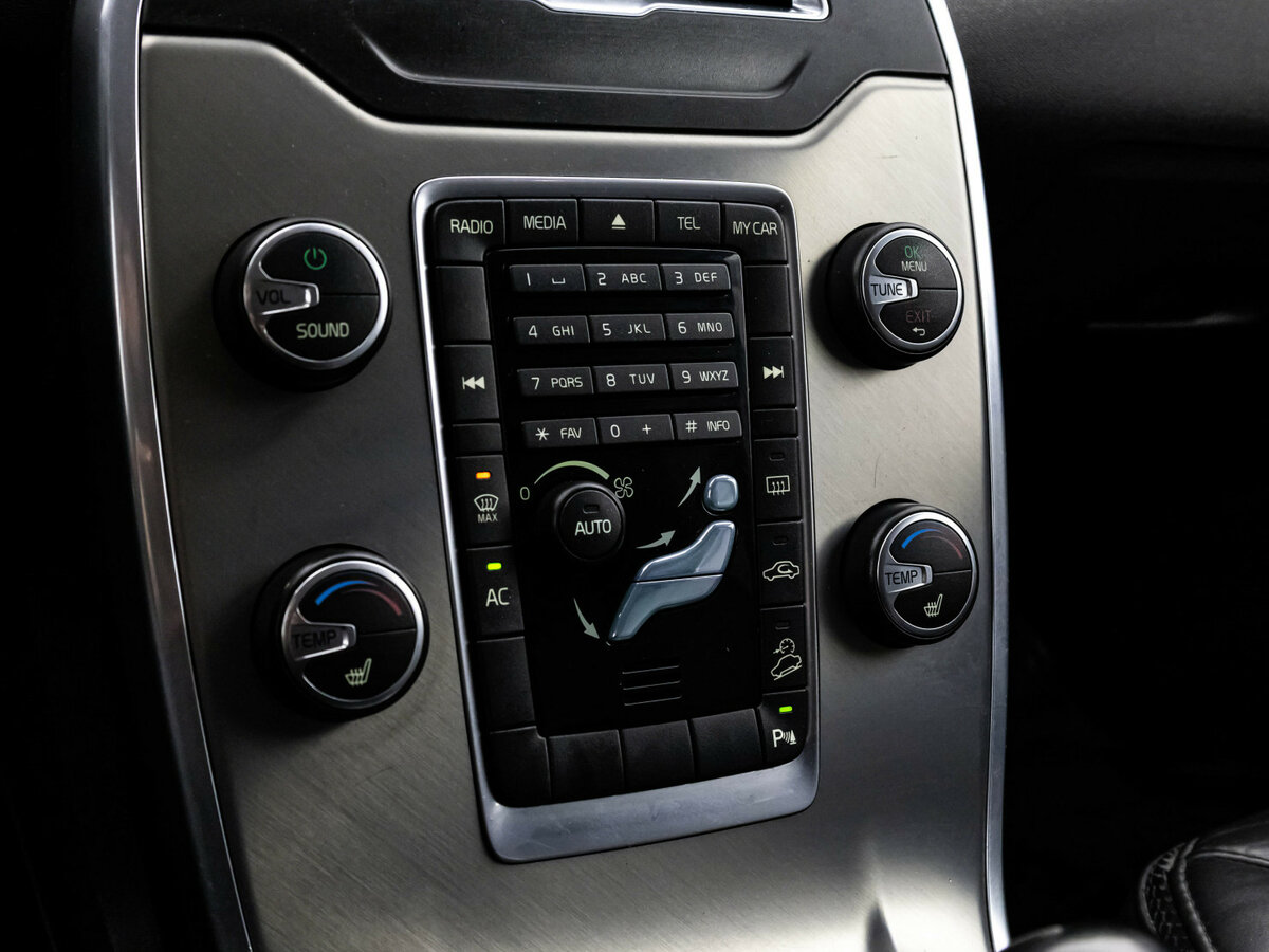 Volvo XC70 с пробегом — 2011 год. Фото: #10