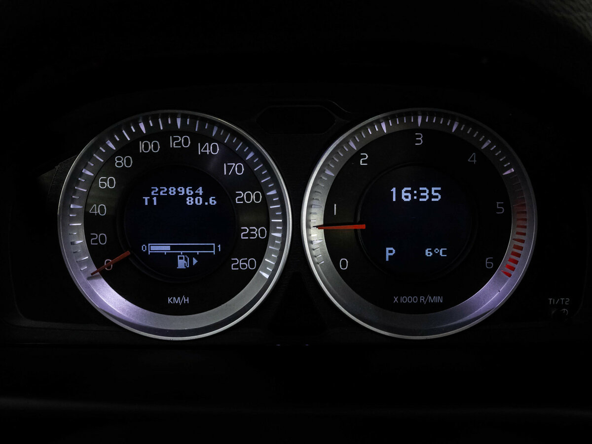 Volvo XC70 с пробегом — 2011 год. Фото: #26