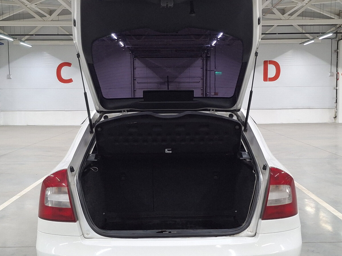 Skoda Octavia с пробегом — 2011 год. Фото: #9