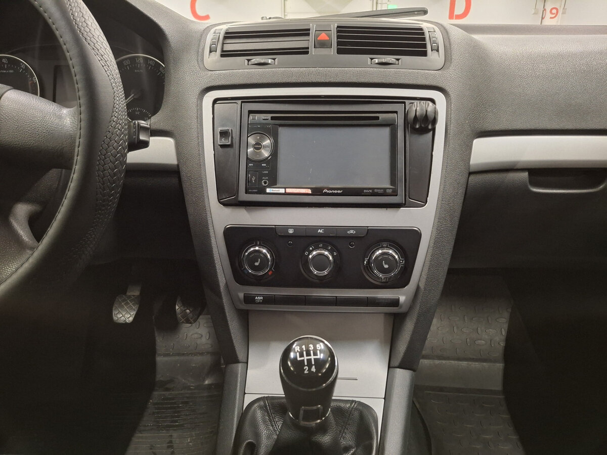 Skoda Octavia с пробегом — 2011 год. Фото: #14