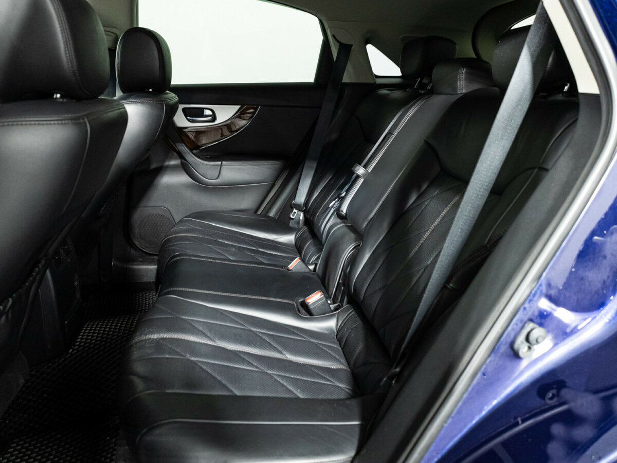 Infiniti QX70 с пробегом — 2014 год. Фото: #7