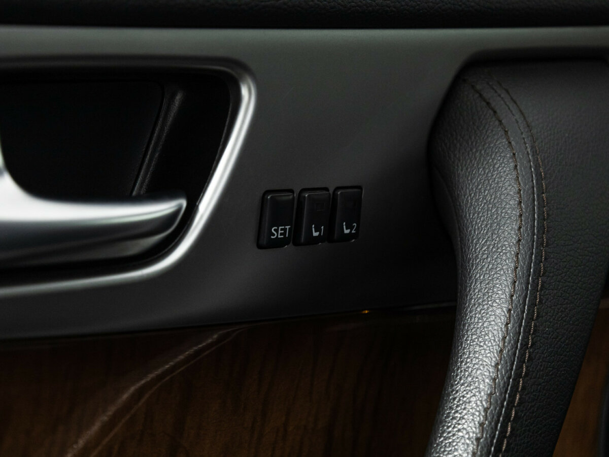 Infiniti QX70 с пробегом — 2014 год. Фото: #13