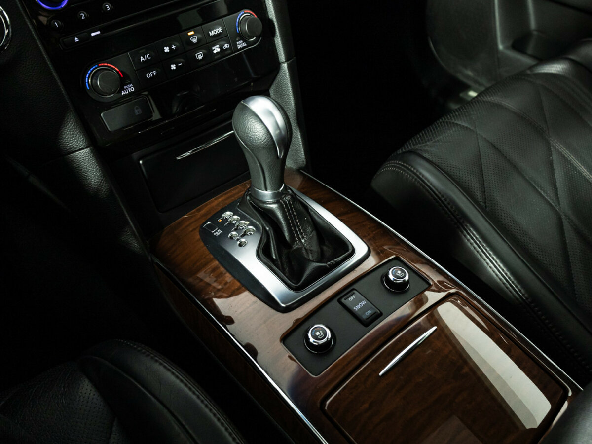 Infiniti QX70 с пробегом — 2014 год. Фото: #14