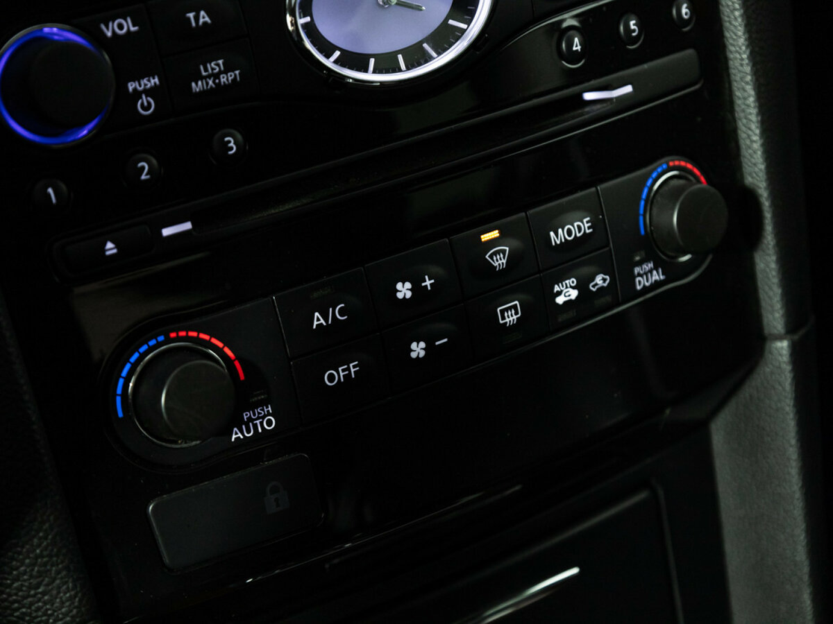 Infiniti QX70 с пробегом — 2014 год. Фото: #18