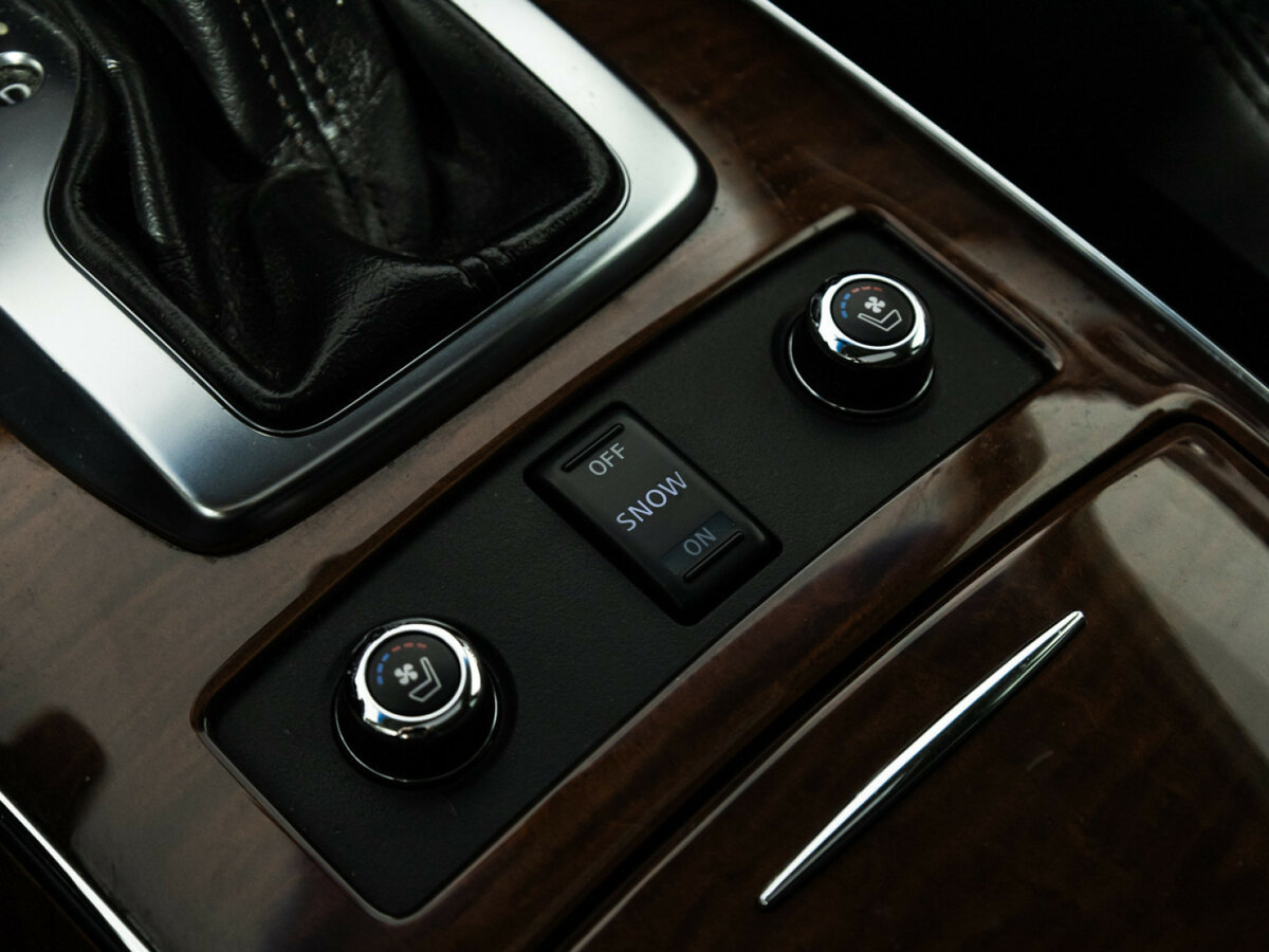 Infiniti QX70 с пробегом — 2014 год. Фото: #19