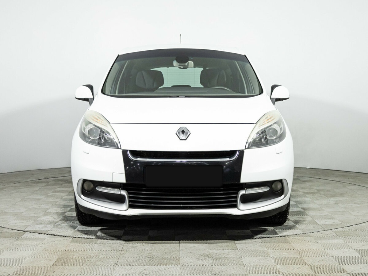 Renault Scenic с пробегом — 2012 год. Фото: #1