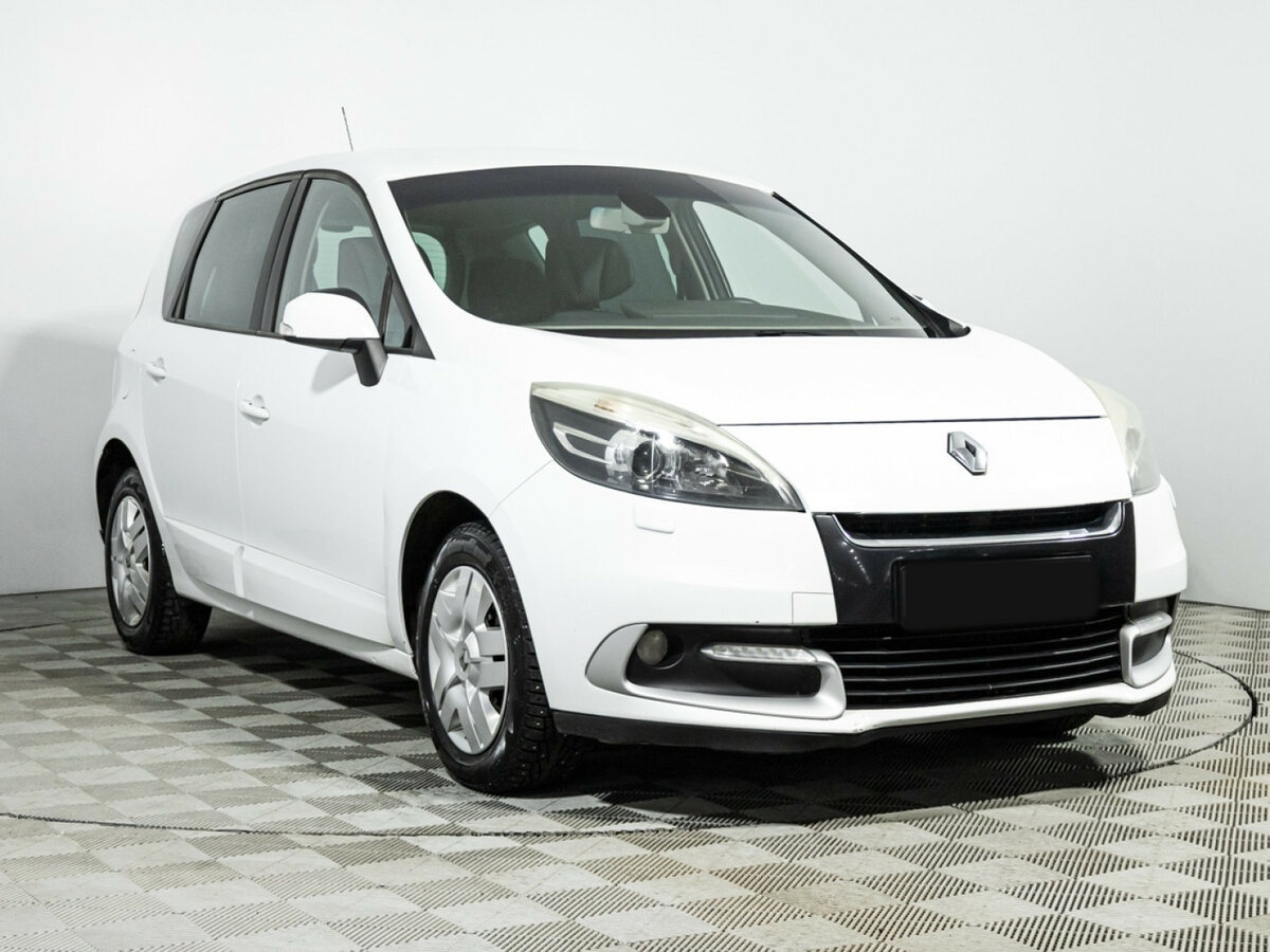 Renault Scenic с пробегом — 2012 год. Фото: #2