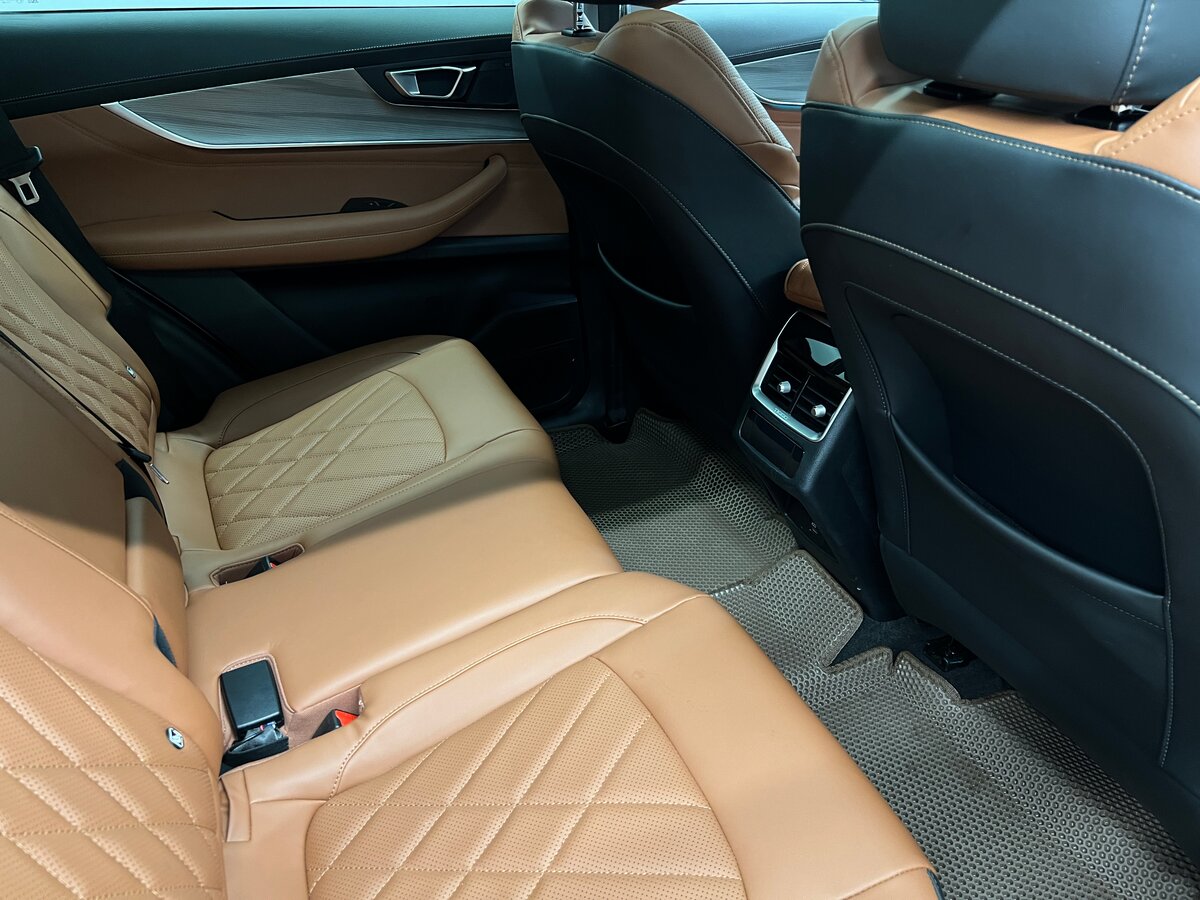 Chery Tiggo 8 Pro e+ с пробегом — 2023 год. Фото: #10