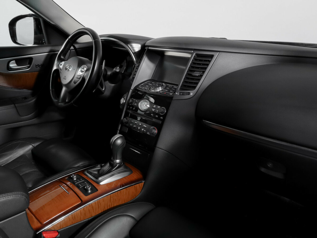 Infiniti QX70 с пробегом — 2015 год. Фото: #8