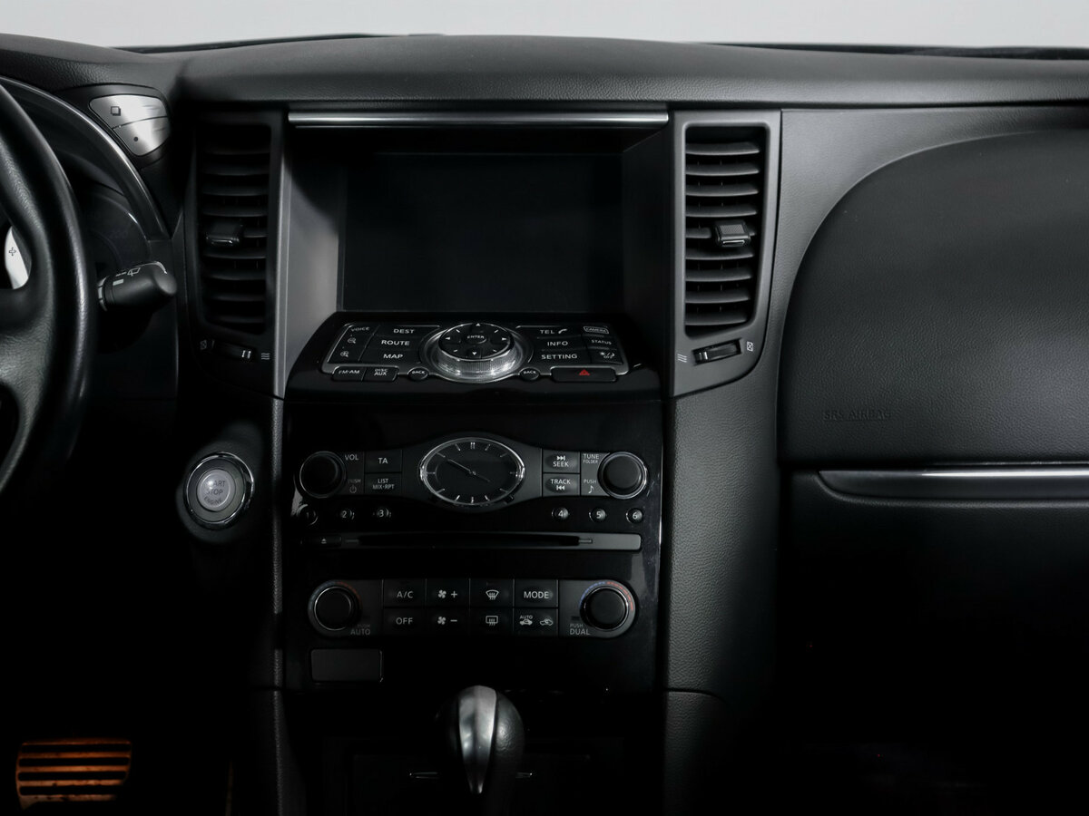 Infiniti QX70 с пробегом — 2015 год. Фото: #12