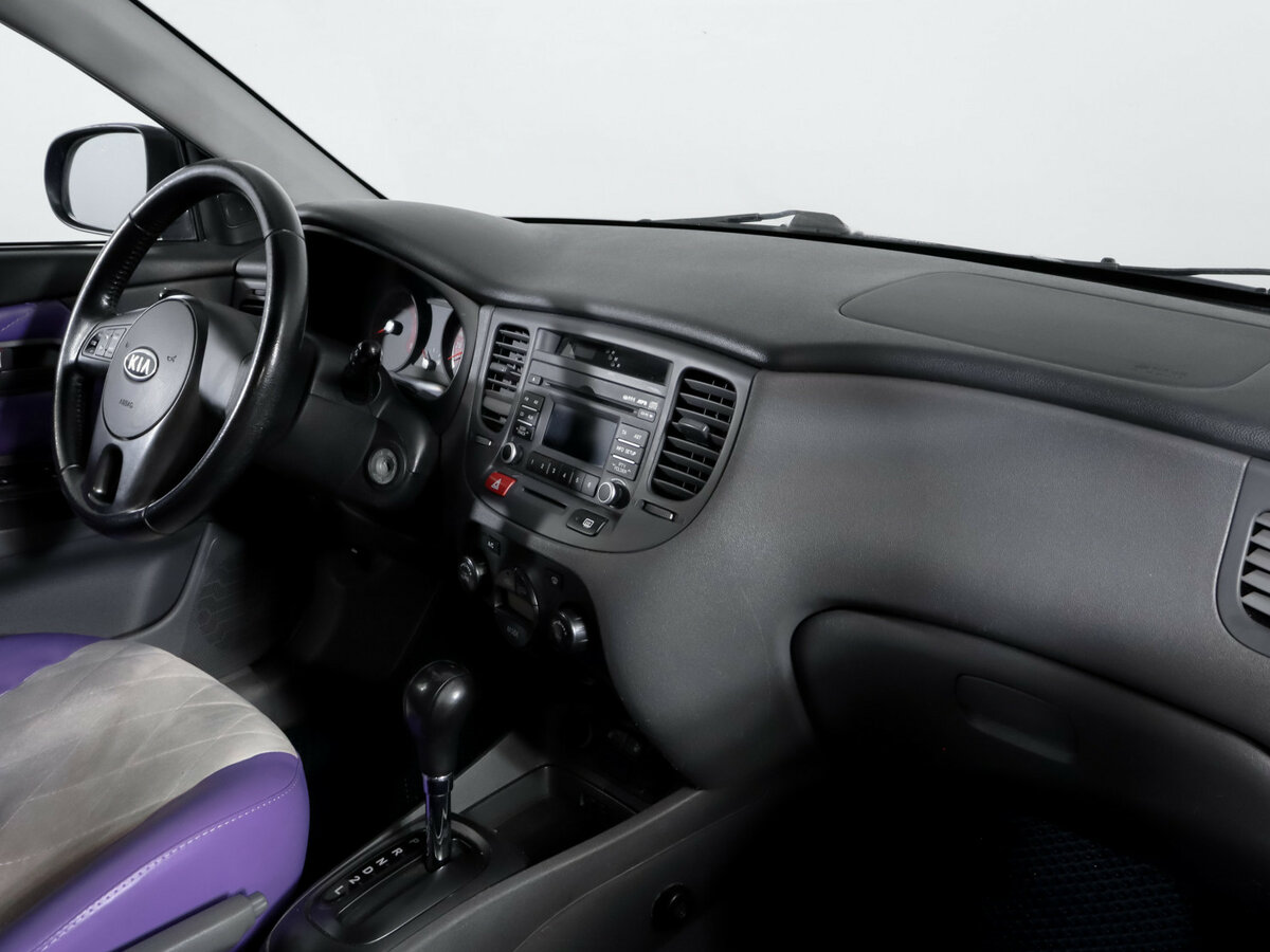 Kia Rio с пробегом — 2011 год. Фото: #6