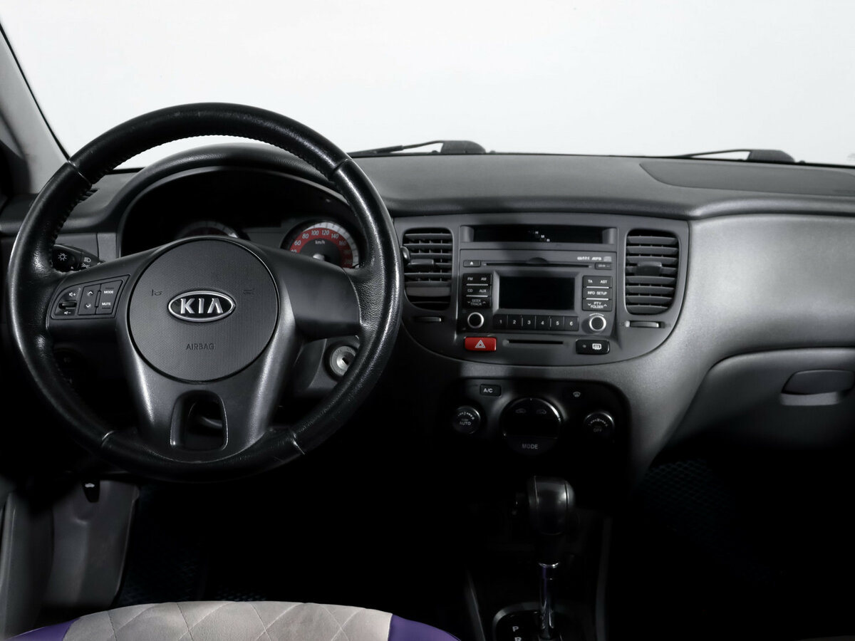 Kia Rio с пробегом — 2011 год. Фото: #8