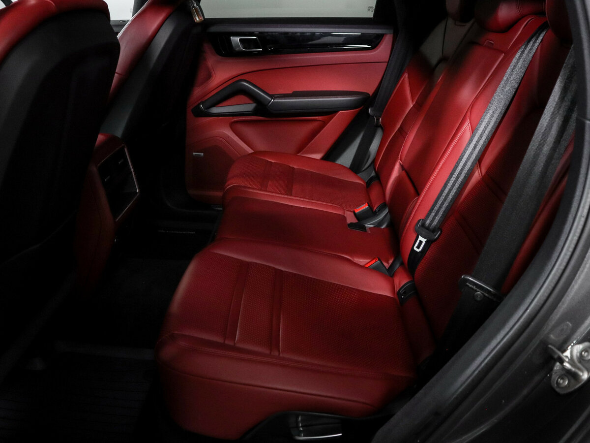 Porsche Cayenne с пробегом — 2021 год. Фото: #9