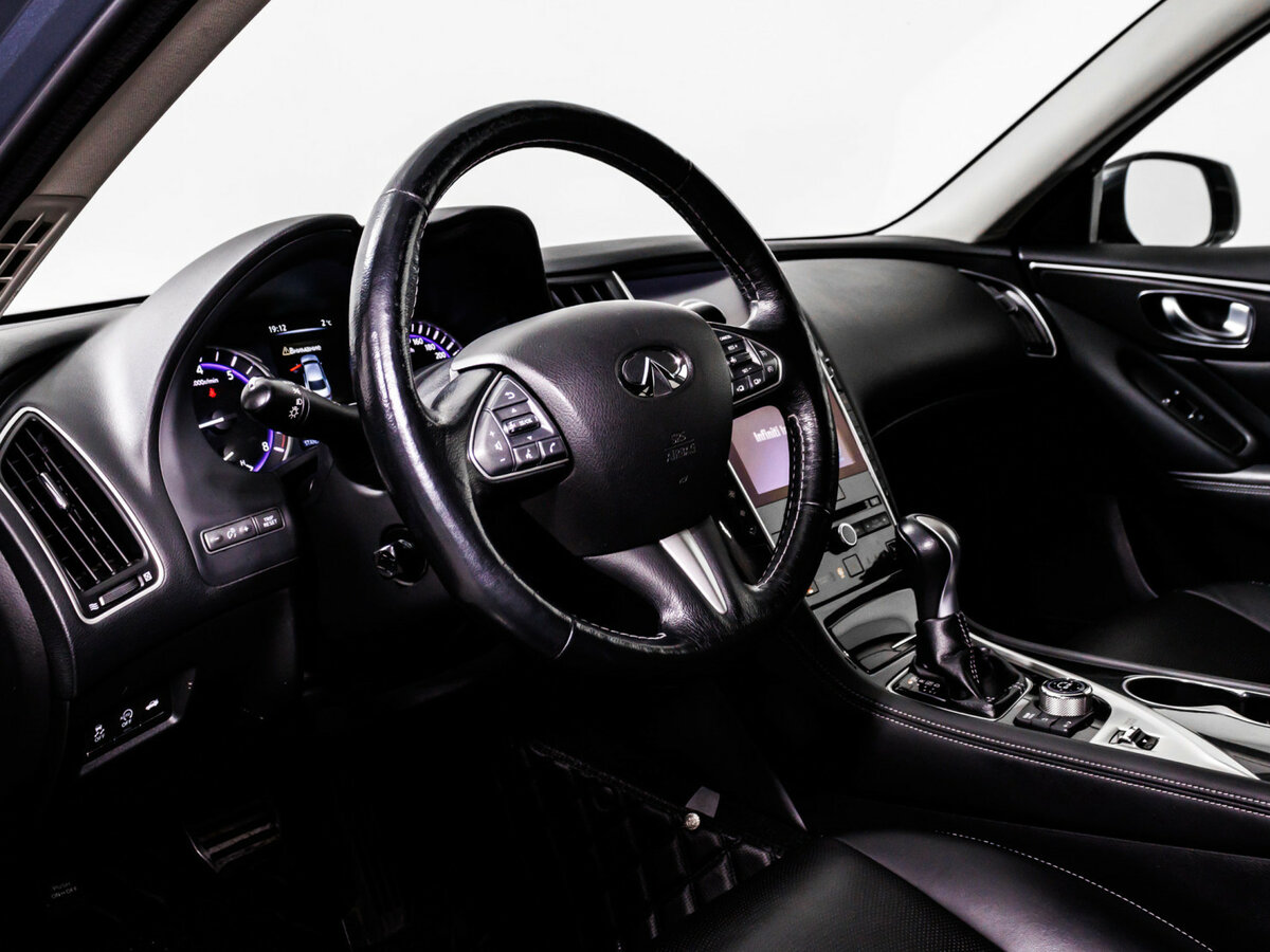 Infiniti Q50 с пробегом — 2016 год. Фото: #11