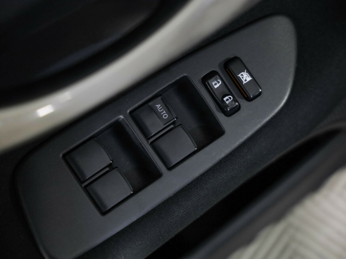 Toyota Auris с пробегом — 2007 год. Фото: #2