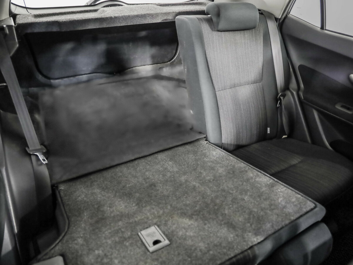 Toyota Auris с пробегом — 2007 год. Фото: #8