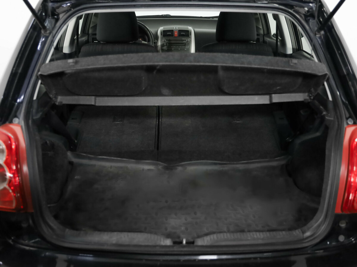 Toyota Auris с пробегом — 2007 год. Фото: #17