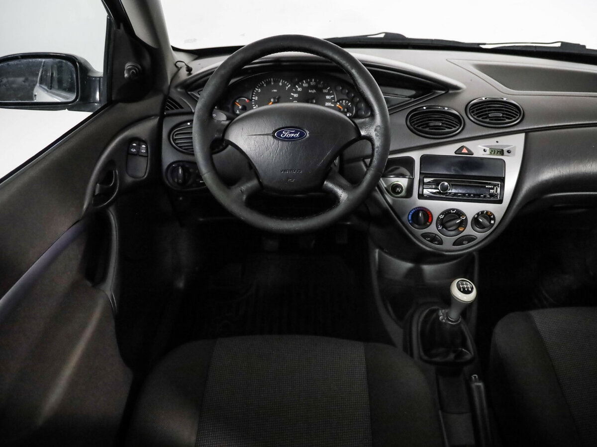 Ford Focus с пробегом — 2003 год. Фото: #6