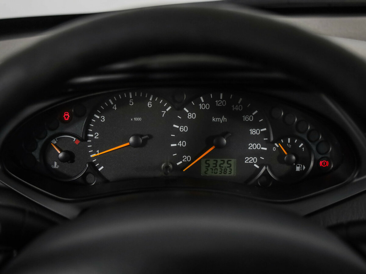 Ford Focus с пробегом — 2003 год. Фото: #7