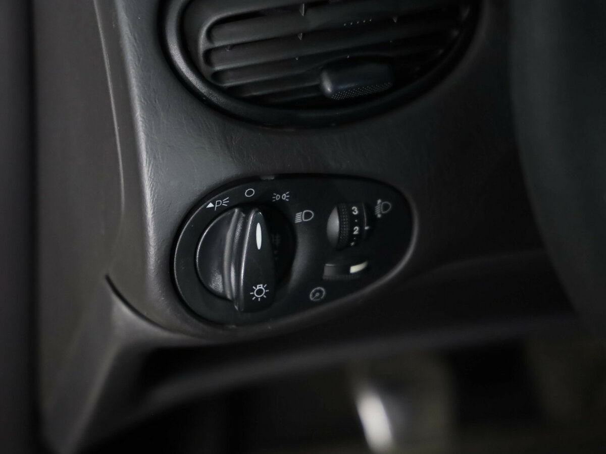 Ford Focus с пробегом — 2003 год. Фото: #11