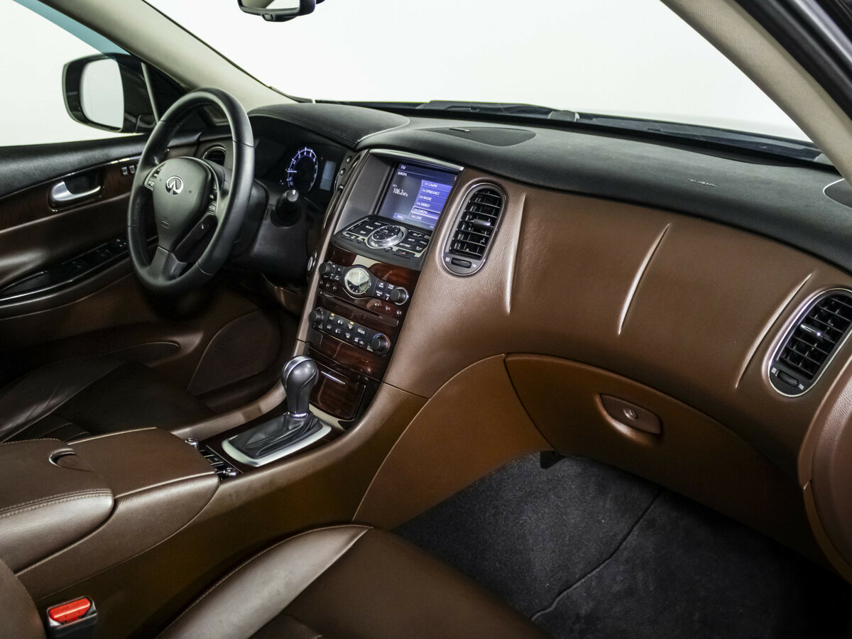 Infiniti QX50 с пробегом — 2016 год. Фото: #6