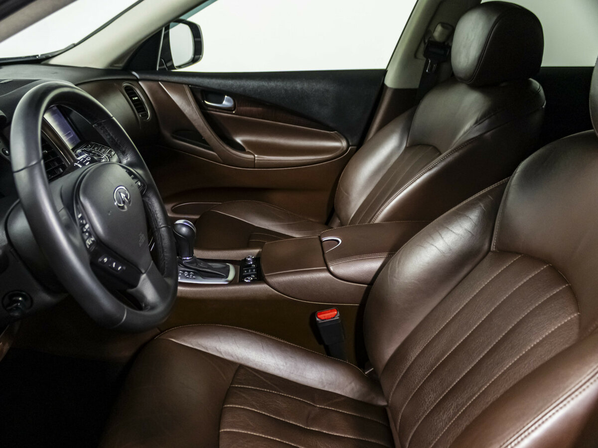 Infiniti QX50 с пробегом — 2016 год. Фото: #9