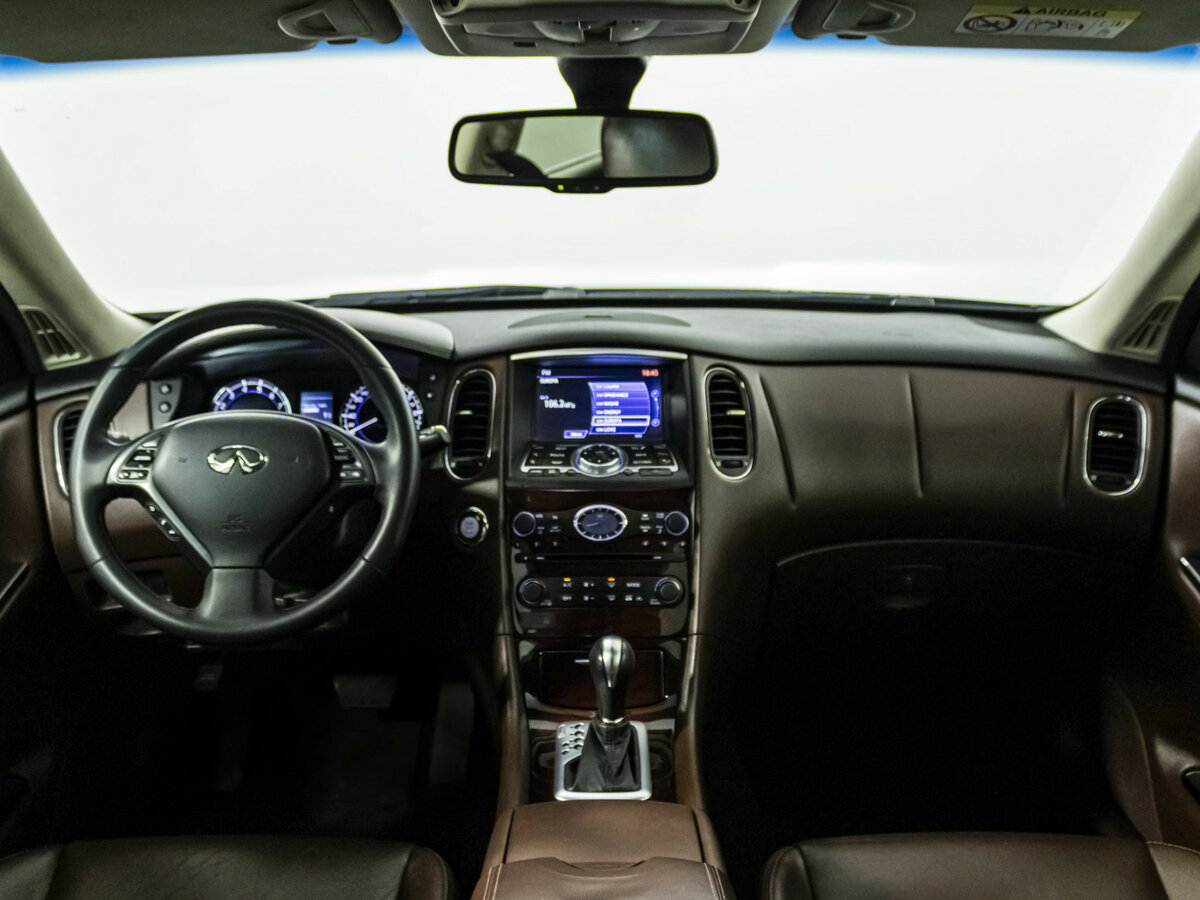 Infiniti QX50 с пробегом — 2016 год. Фото: #11