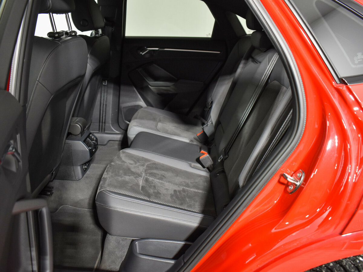 Audi Q3 Sportback с пробегом — 2021 год. Фото: #10