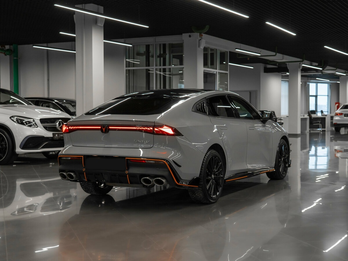 Changan UNI-V с пробегом — 2023 год. Фото: #4