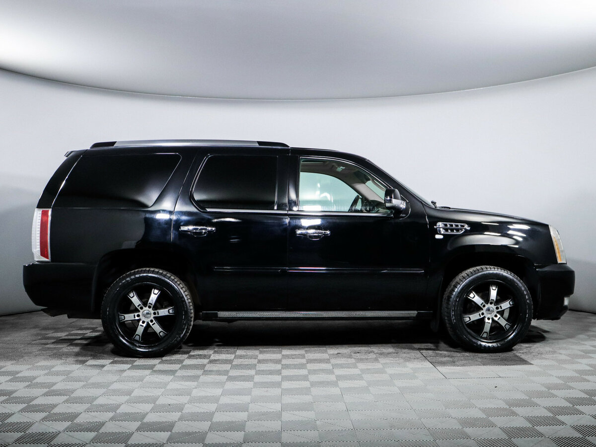 Cadillac Escalade с пробегом — 2007 год. Фото: #3