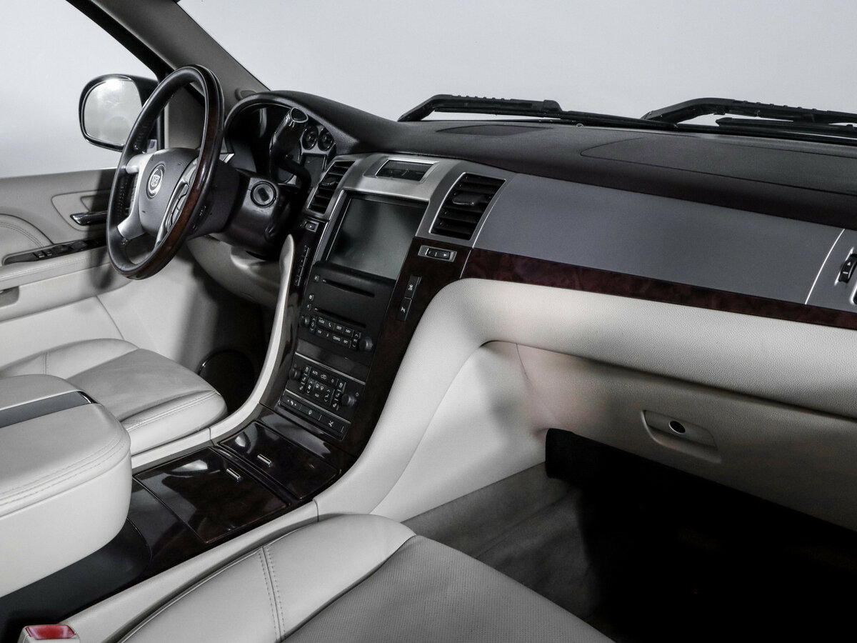 Cadillac Escalade с пробегом — 2007 год. Фото: #8